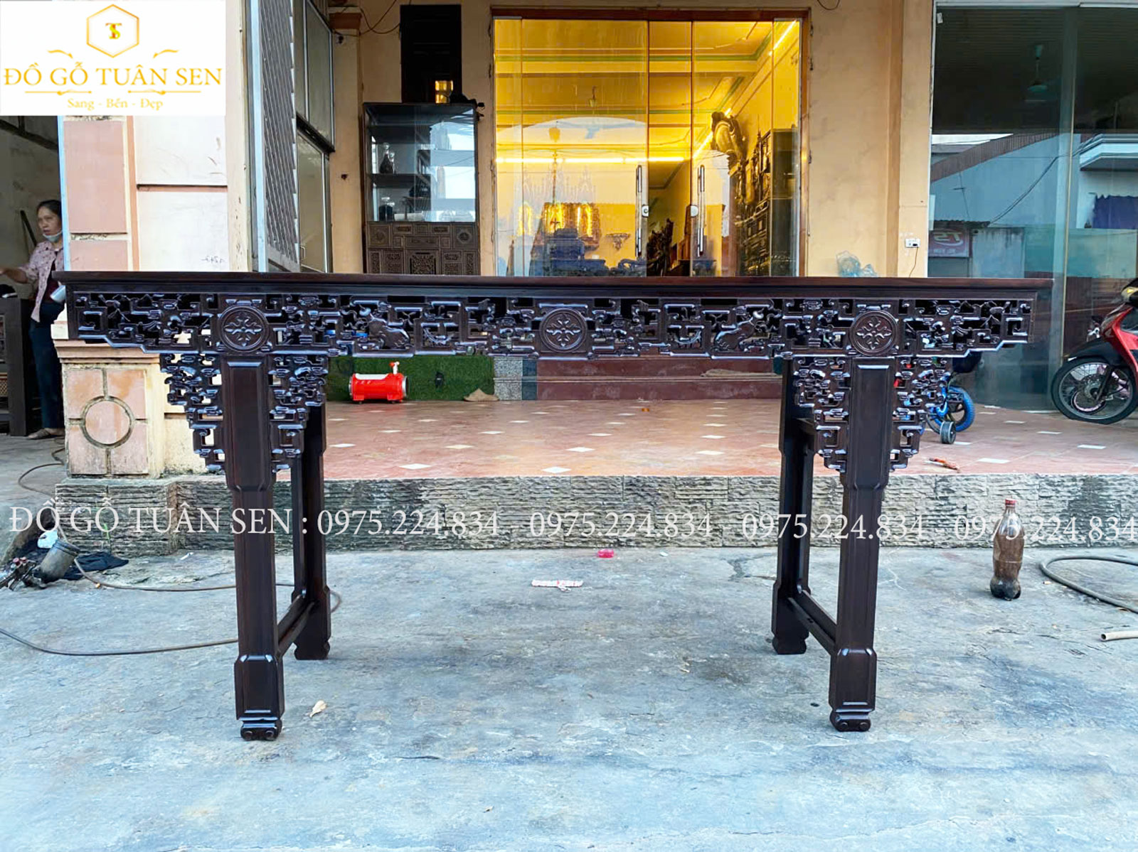 giới thiệu bàn bán nguyệt gỗ gụ